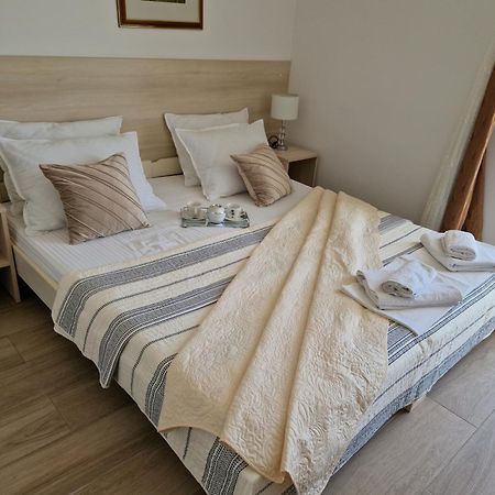 Apartments Saric Baška Voda エクステリア 写真