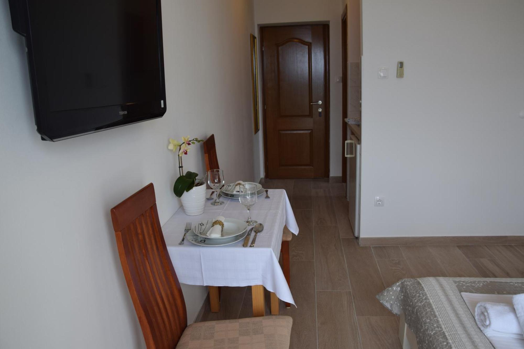 Apartments Saric Baška Voda エクステリア 写真
