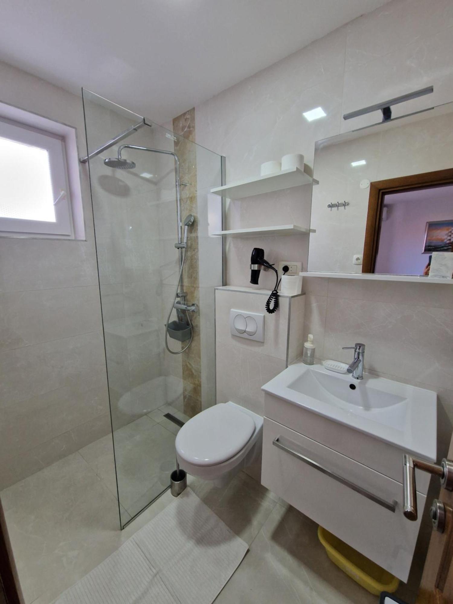 Apartments Saric Baška Voda エクステリア 写真