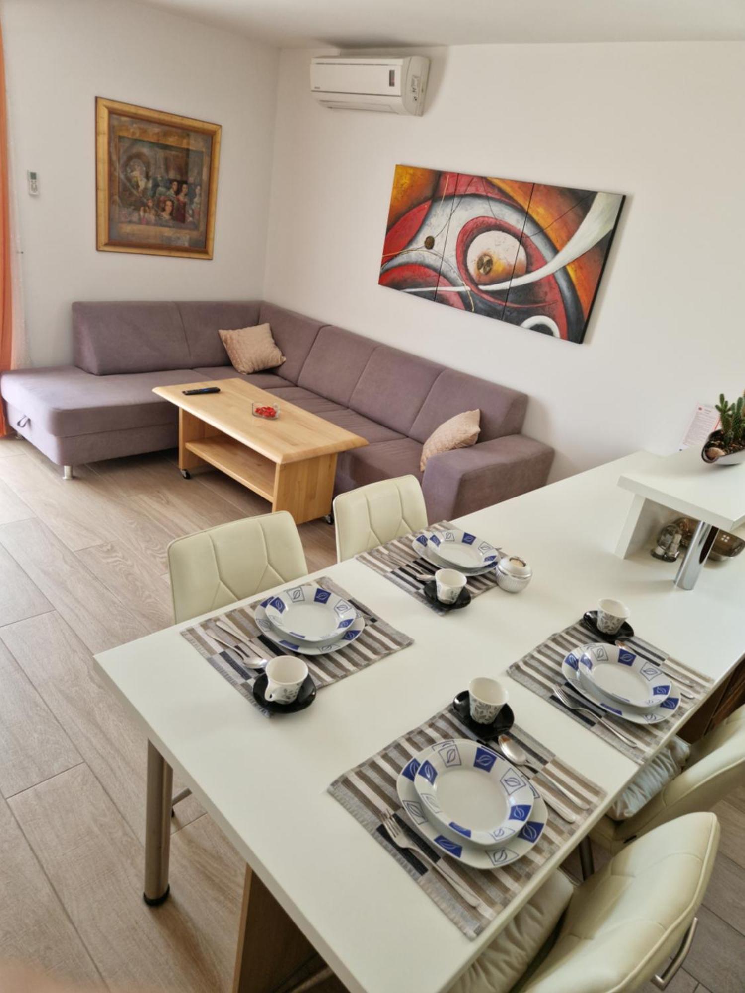 Apartments Saric Baška Voda エクステリア 写真