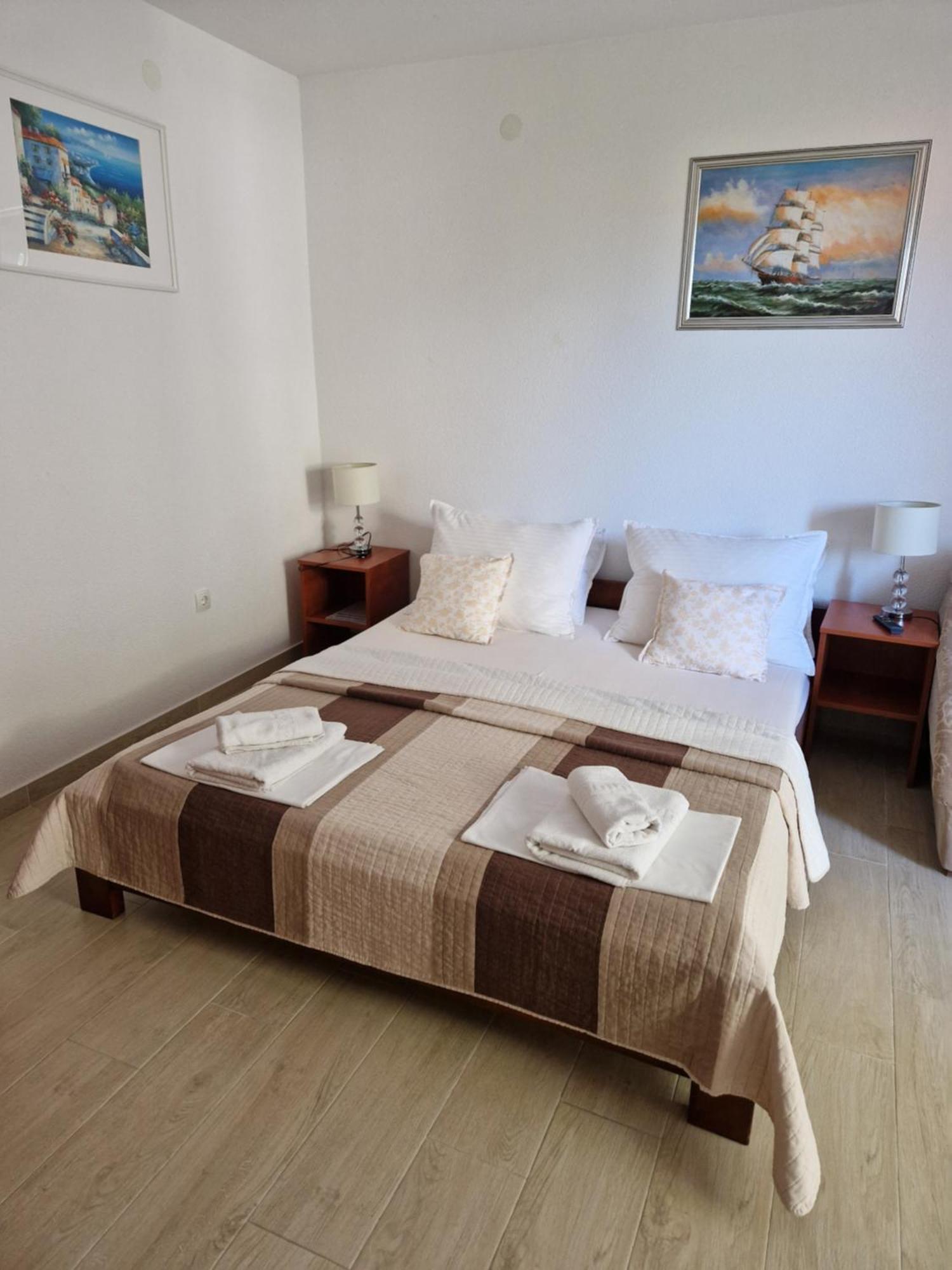 Apartments Saric Baška Voda エクステリア 写真