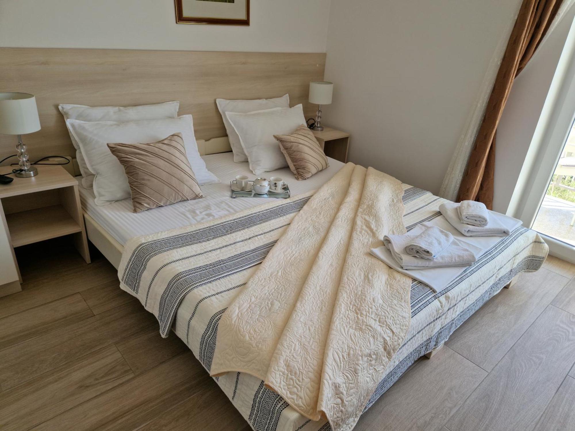 Apartments Saric Baška Voda エクステリア 写真