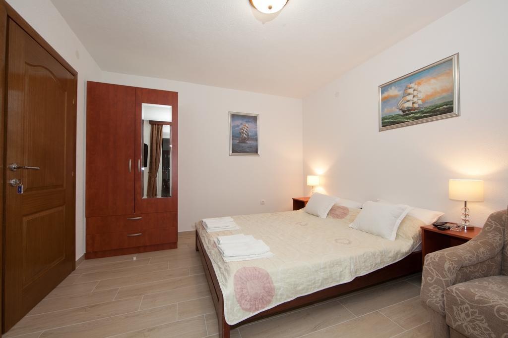 Apartments Saric Baška Voda エクステリア 写真